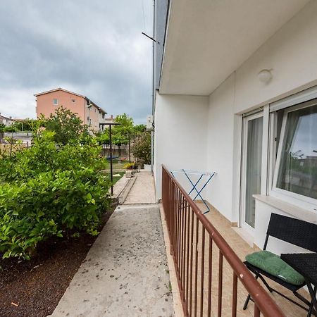 Suit B&R Split Exterior photo